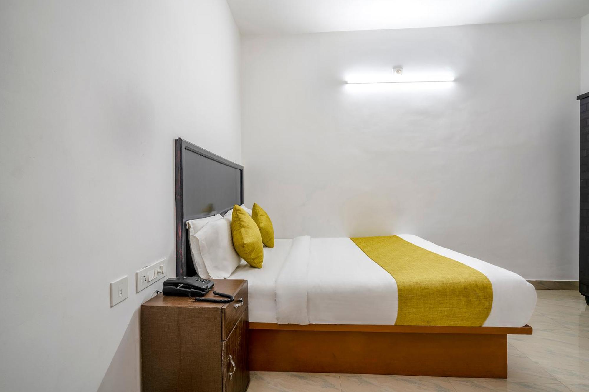 Fabhotel Abrigo Residency Anaviratty Экстерьер фото