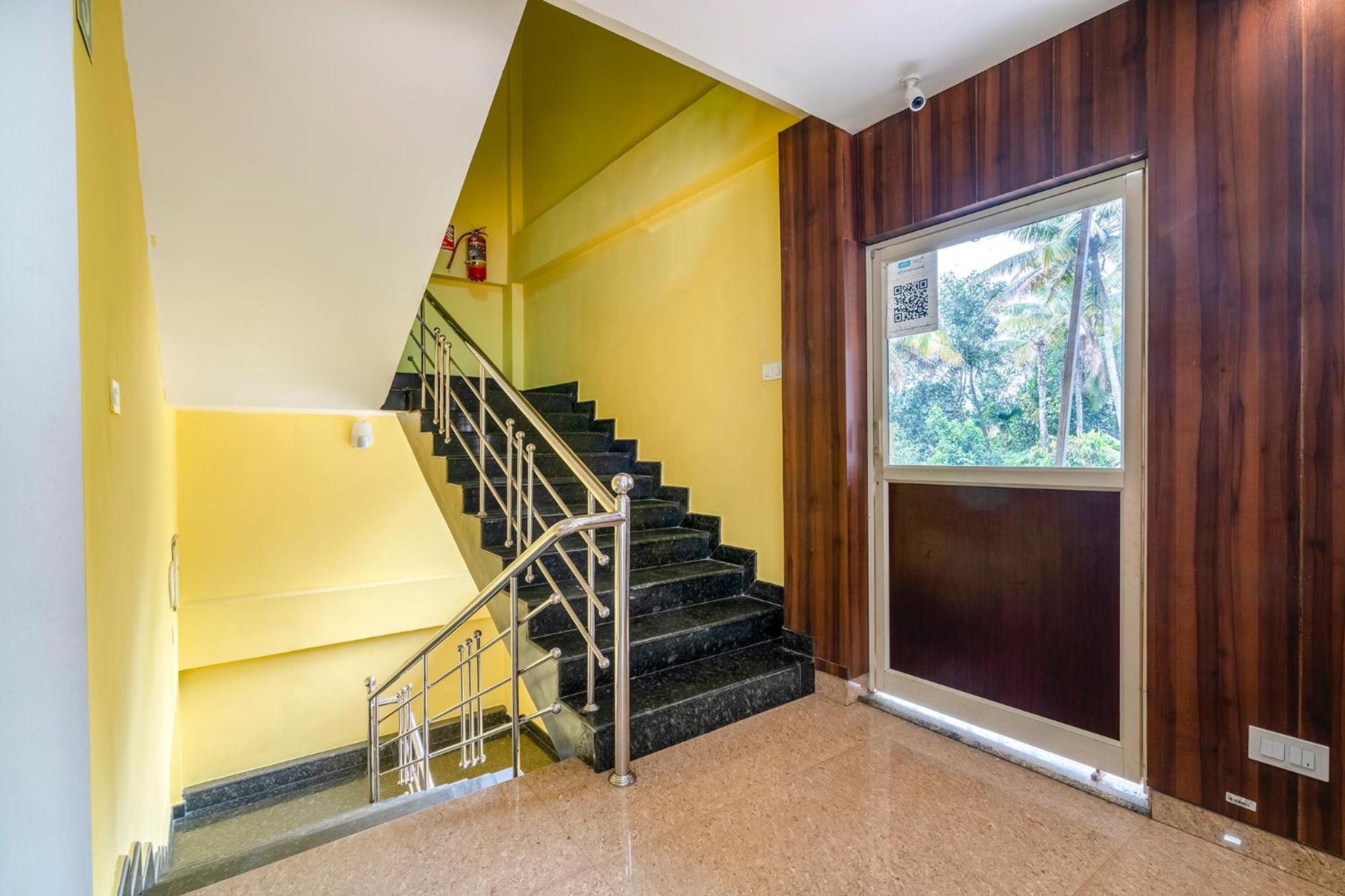 Fabhotel Abrigo Residency Anaviratty Экстерьер фото